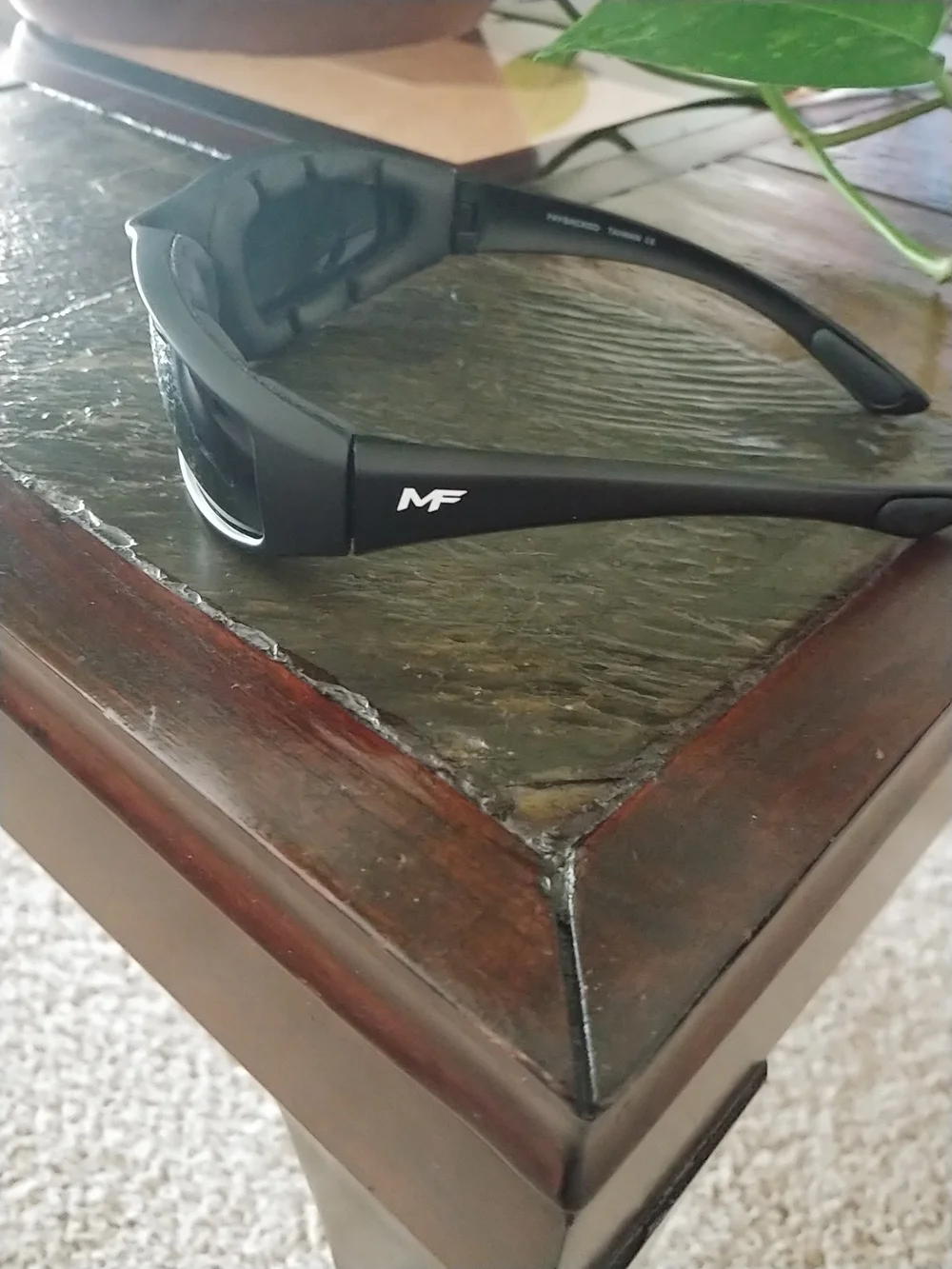 Men's Black Wrap With Padded eyes Sunglasses - Sleek UV Protection